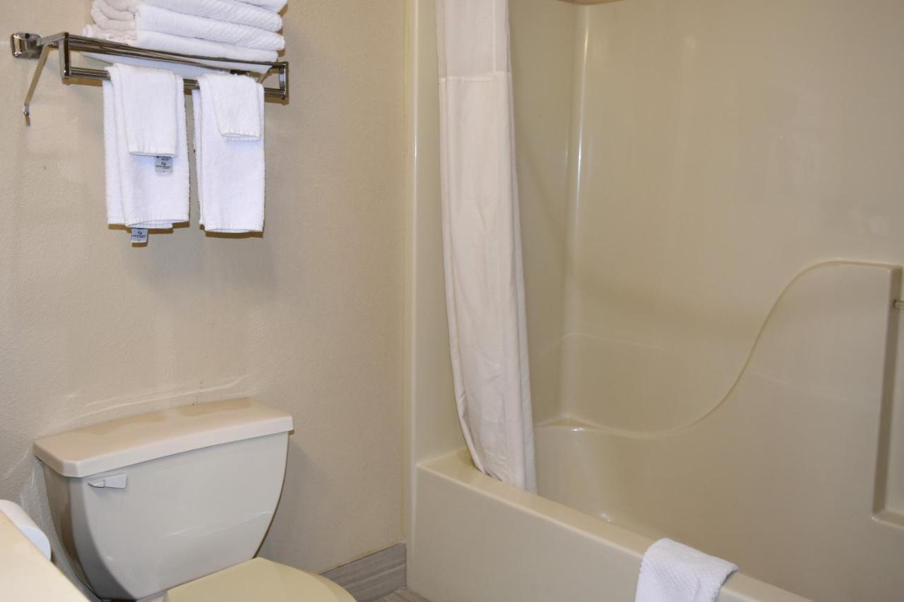Quality Inn & Suites Brooks Louisville South Экстерьер фото