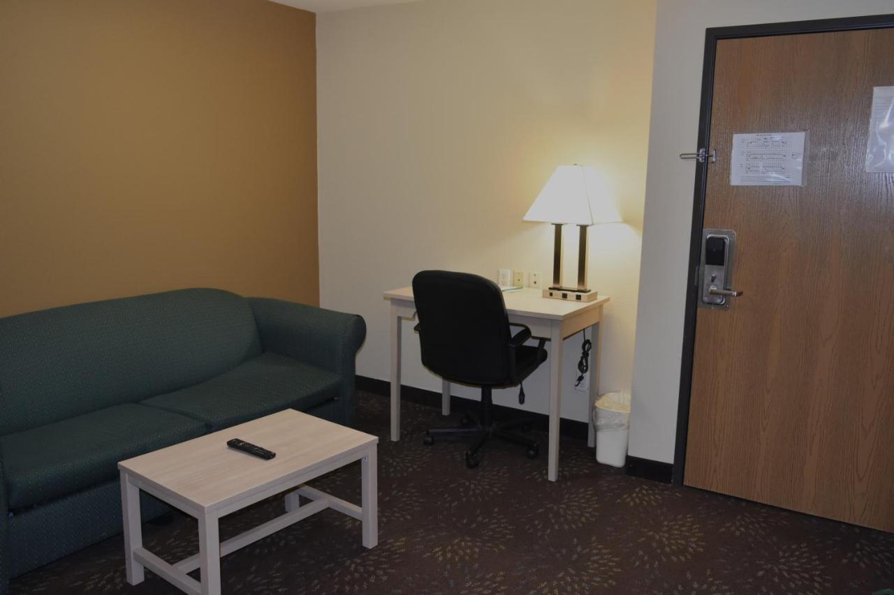 Quality Inn & Suites Brooks Louisville South Экстерьер фото
