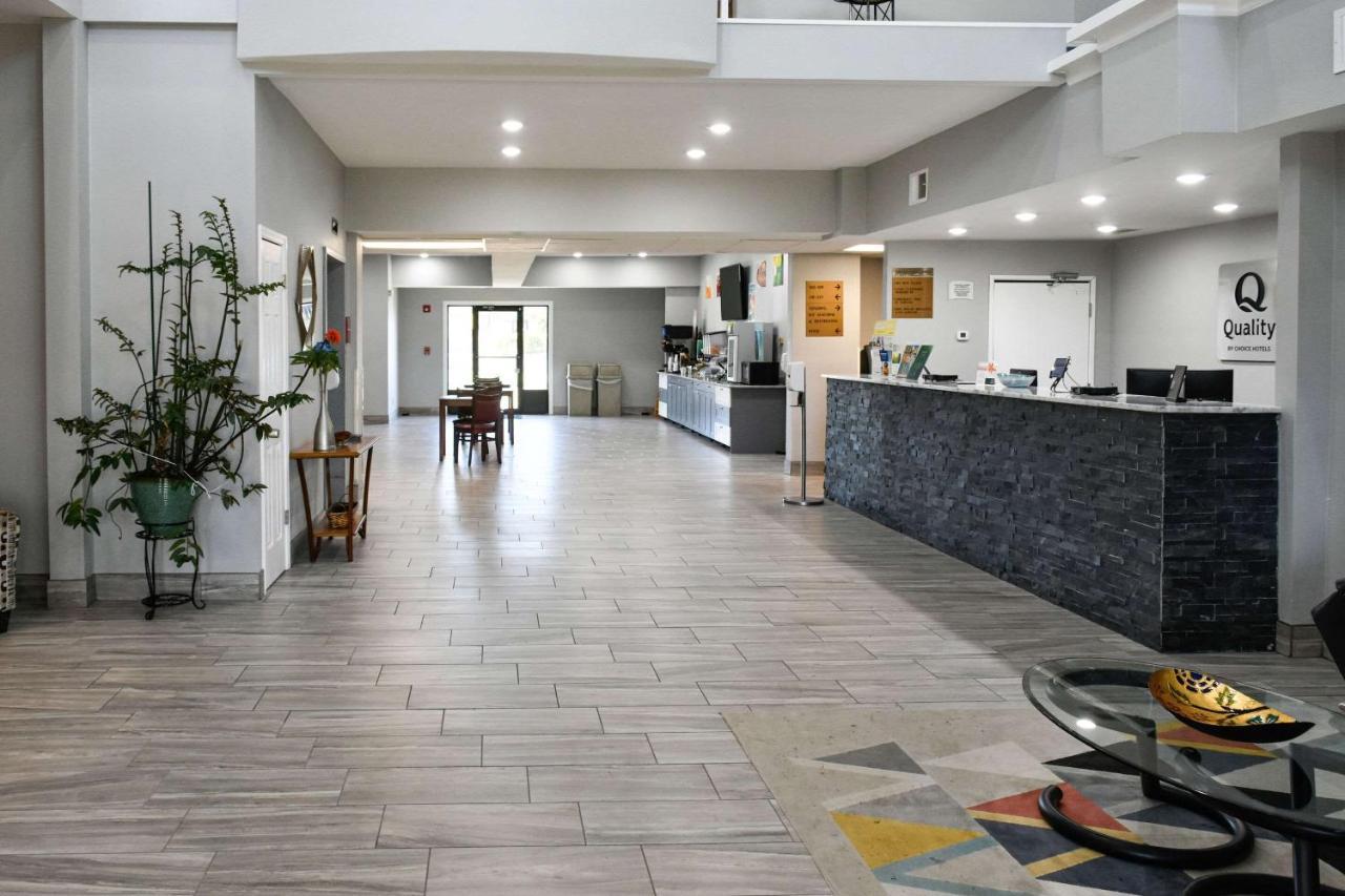 Quality Inn & Suites Brooks Louisville South Экстерьер фото