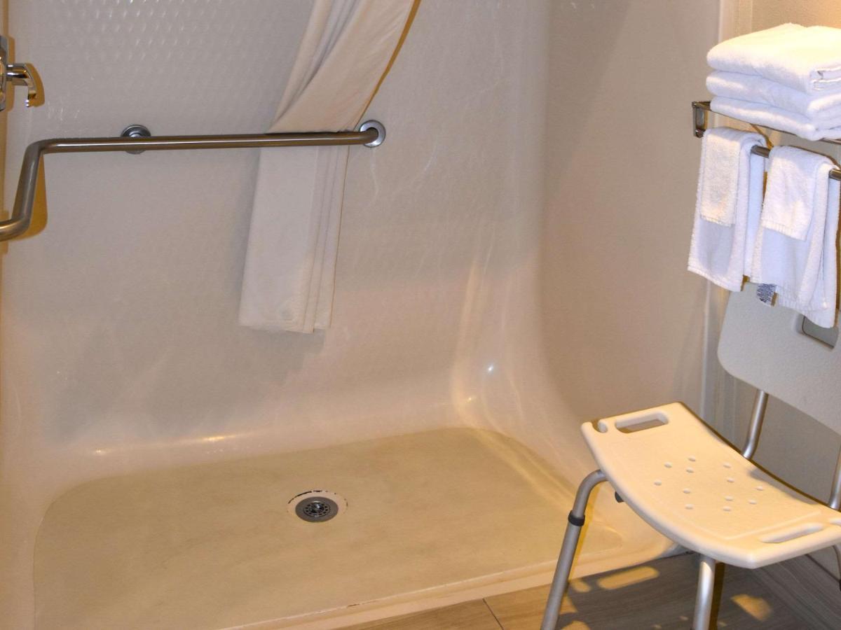 Quality Inn & Suites Brooks Louisville South Экстерьер фото
