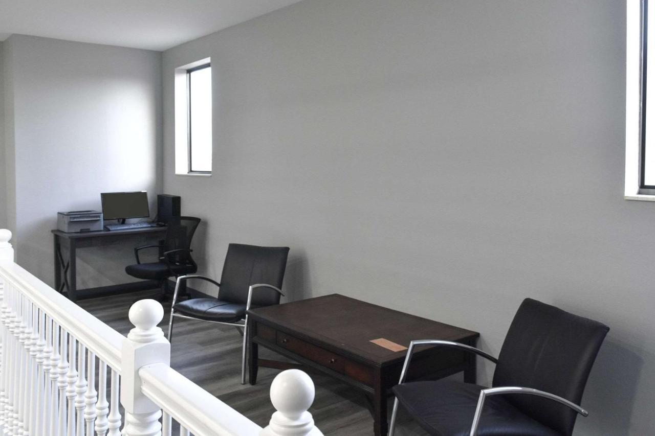 Quality Inn & Suites Brooks Louisville South Экстерьер фото