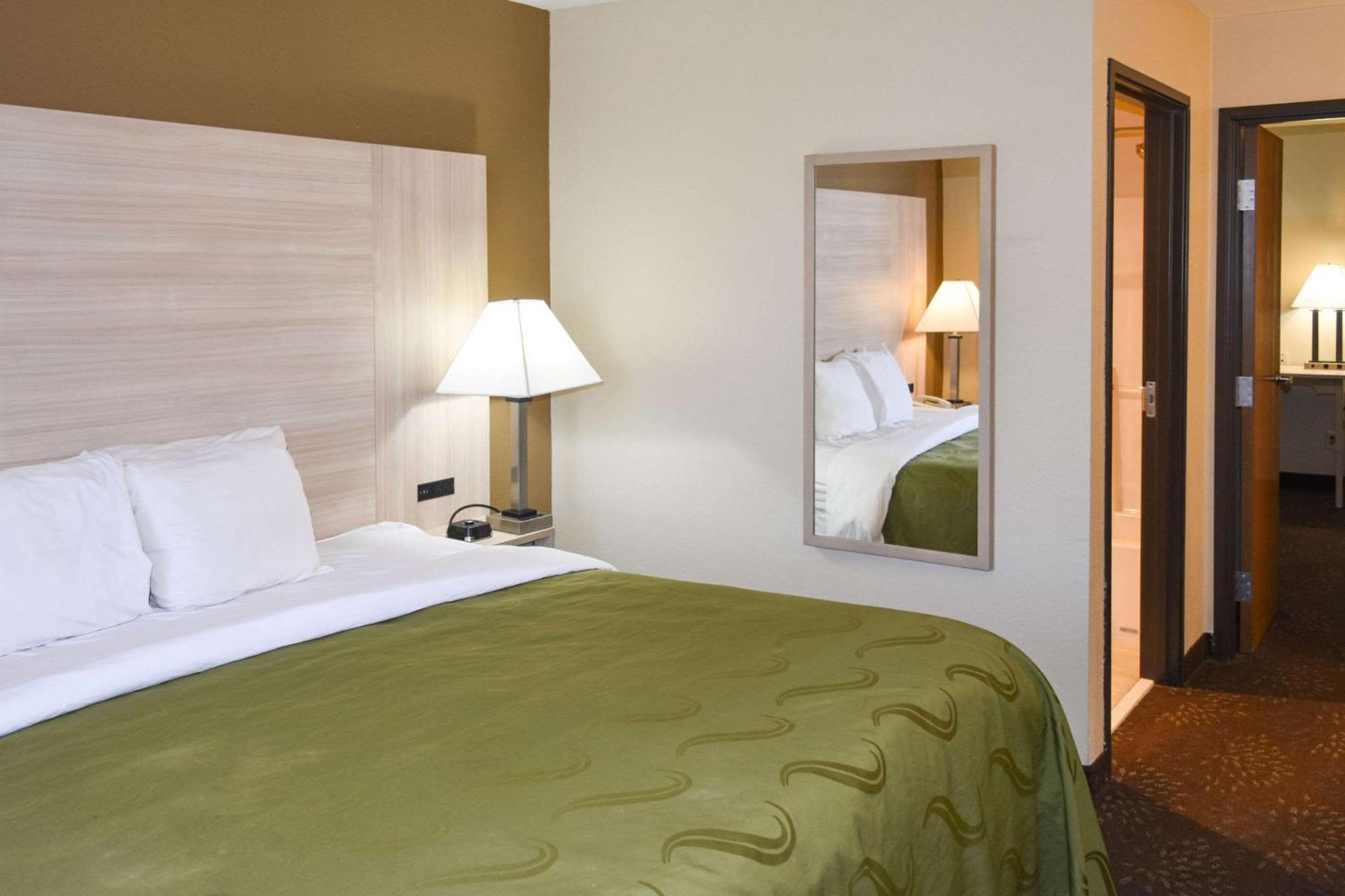 Quality Inn & Suites Brooks Louisville South Экстерьер фото