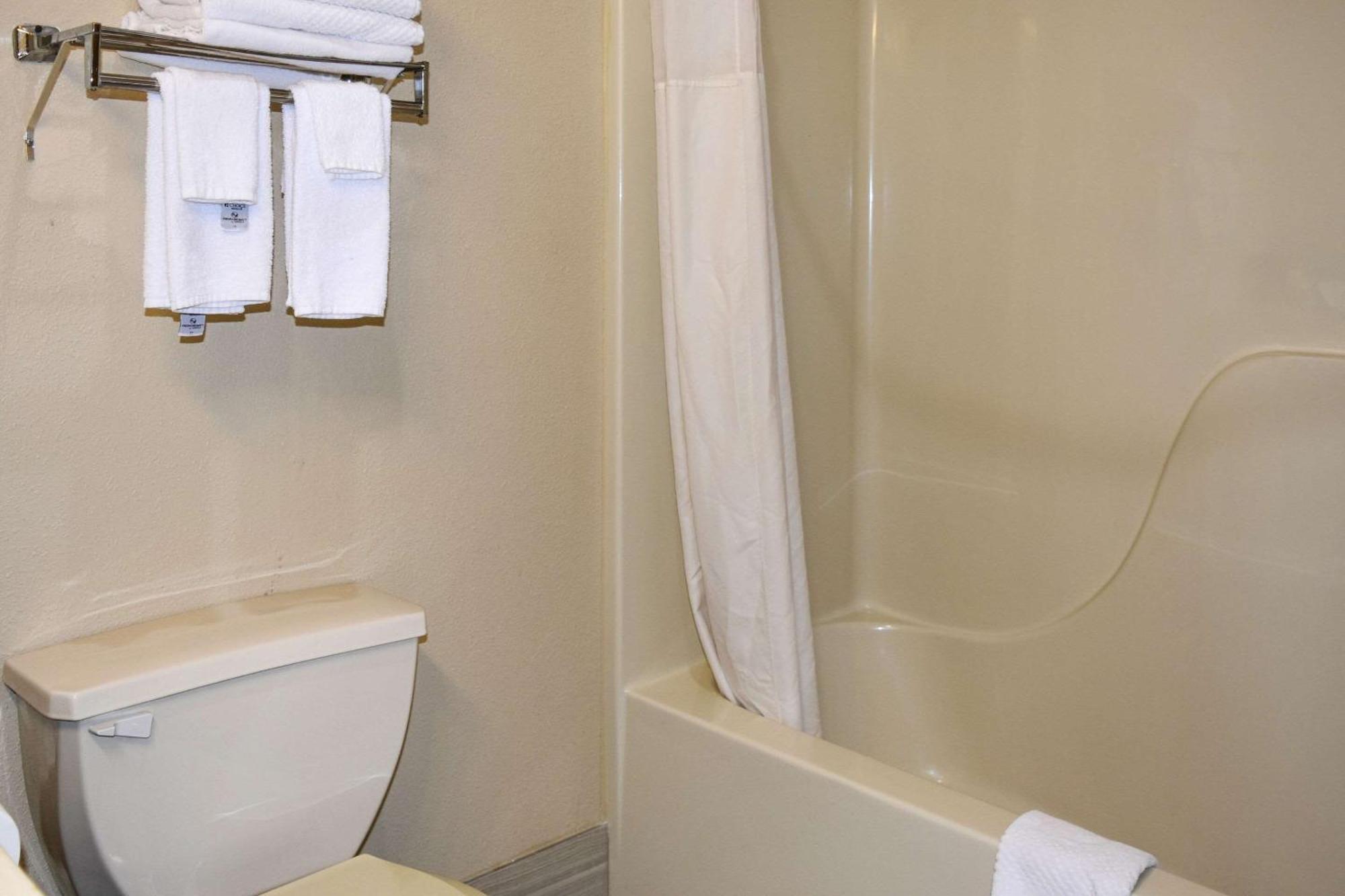 Quality Inn & Suites Brooks Louisville South Экстерьер фото